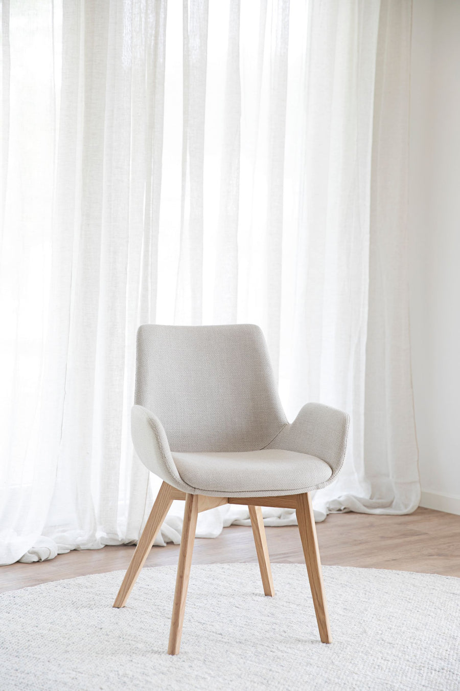 Drimsdale karmstol beige tyg/ekben 2-pack