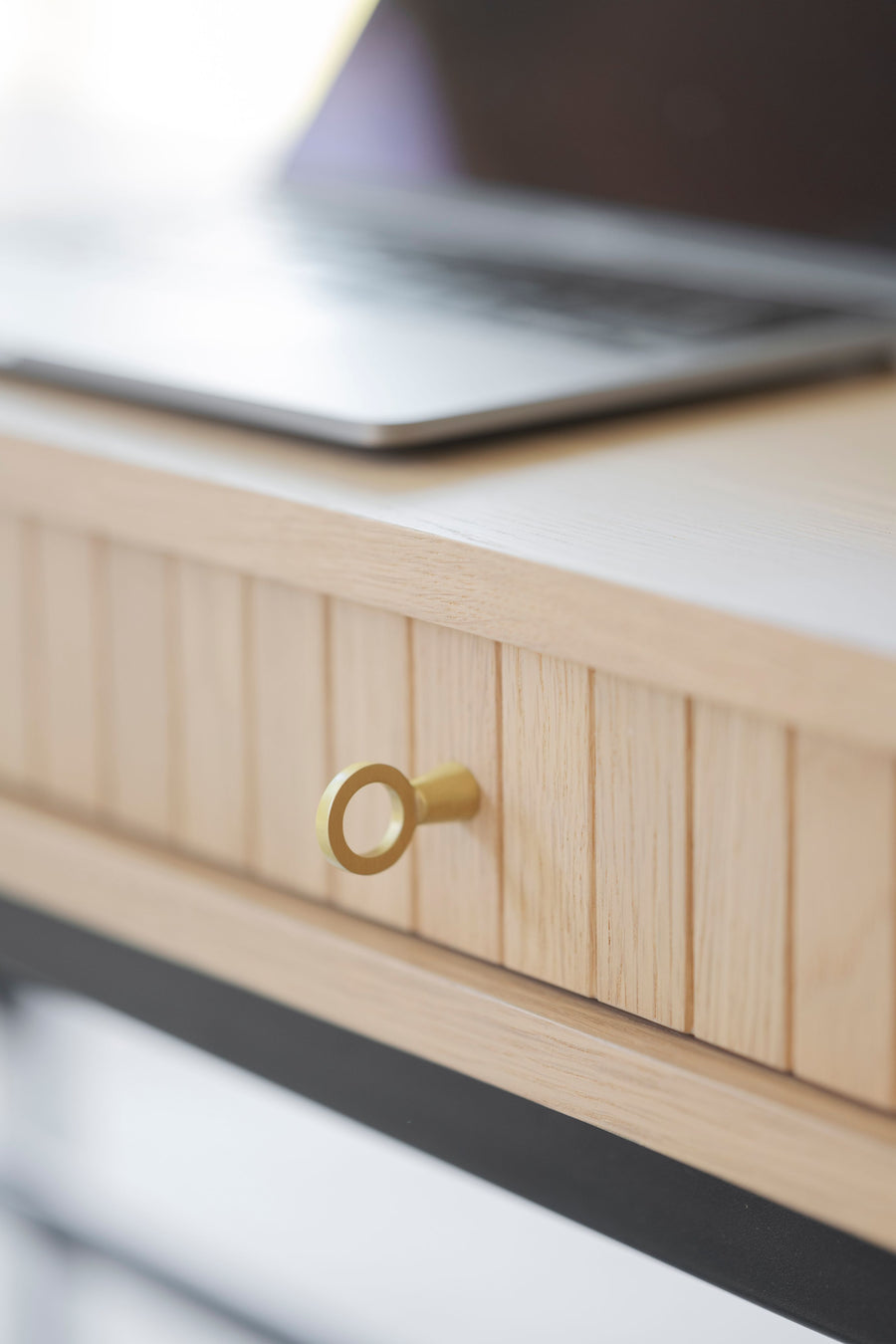 Haddington avlastningsbord 142 vitpigm. ek/svart