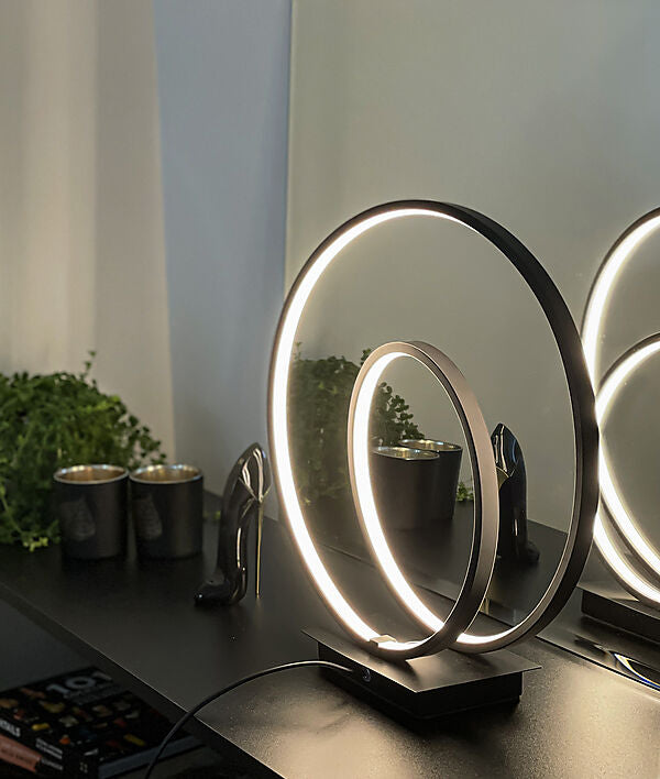 Loop bordlampa svart