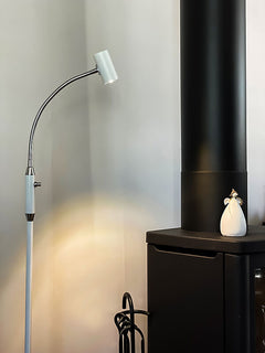 Gusto golvlampa vit/krom