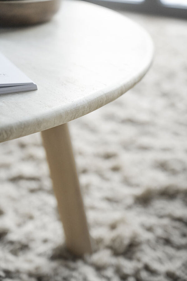Taransay soffbord Ø60 beige travertin/vitpigmenterad ek
