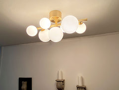 Molekyl plafond matt mässing/vit