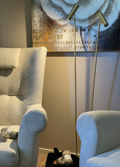 Artic golvlampa dubbel matt mässing