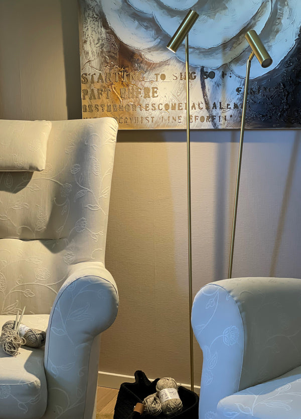 Artic golvlampa dubbel matt mässing