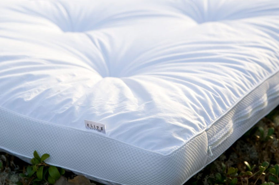 Exclusive pikerad bäddmadrass vit