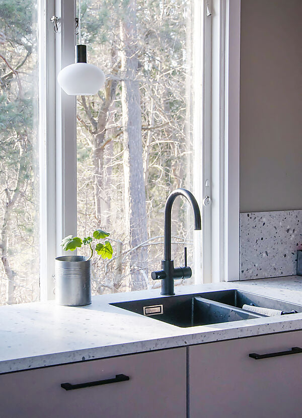 Bell fönsterlampa svart/vit