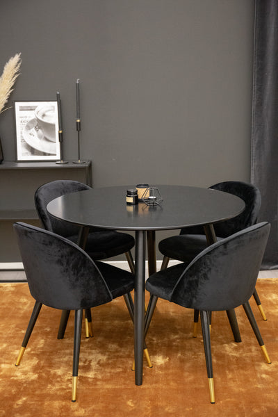 Matbordet Plaza och stolarna Velvet