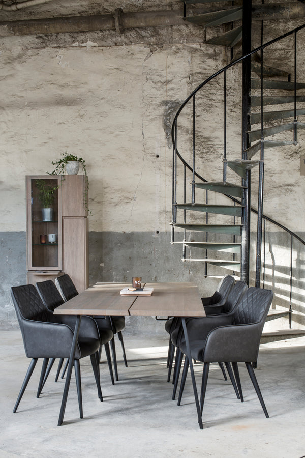 Hope matbord 210 cm gråbetsad ek, svart utställda ben