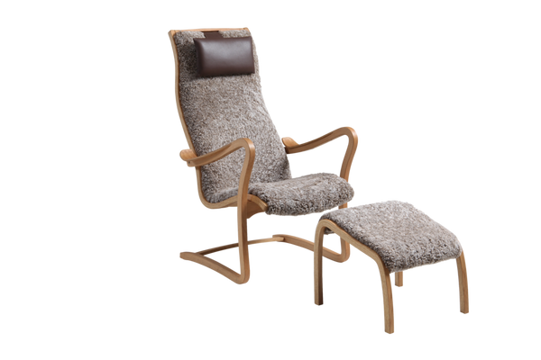 Majoren fåtölj med fotpall fårskinn nougat