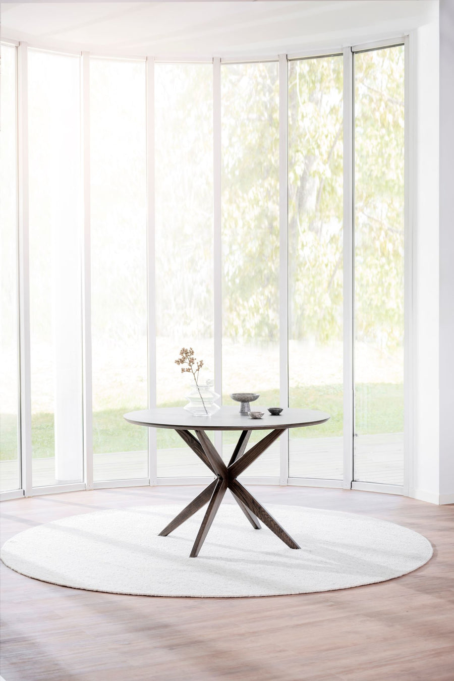 Calverton matbord runt Ø120 brun ek