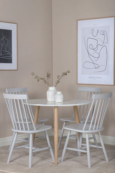 Matbordet Polar och stolarna Lönneberga