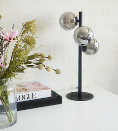 Molekyl bordlampa 3a svart/rök