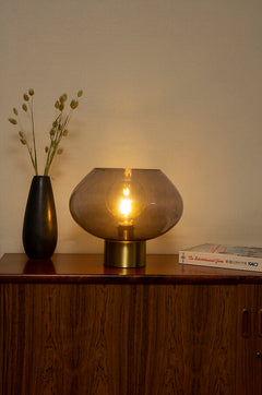 Bell bordlampa stor matt mässing/rök
