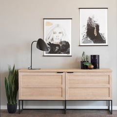 Everett sideboard 160 vitpigmenterad ek/svart